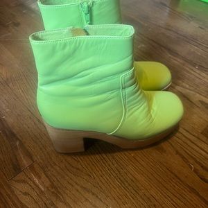 Charlotte Stone Paz. Good condition. Size 11.